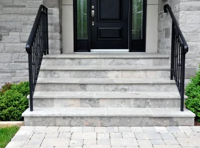 escaliers intérieurs et extérieurs en pierre à Yzeure dans l'Allier 03