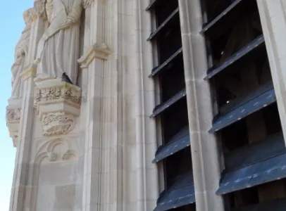 sculptures de pierre à Yzeure dans l'Allier 03