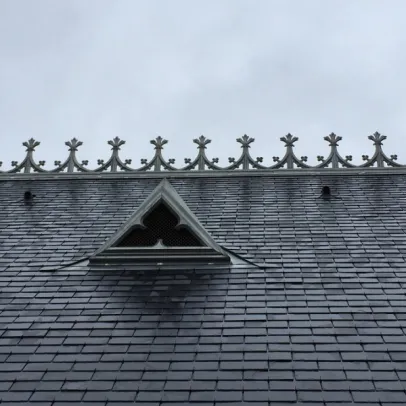 travaux de couverture de monument à Yzeure dans l'Allier 03